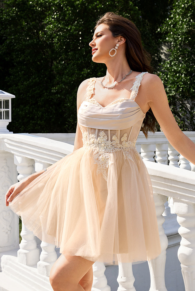 Champagne Sweetheart Neckline Tulle A-Line Homecoming Dresses With Appliques