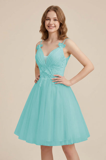White Sweetheart V-Neck Floral Lace Appliques Tulle Homecoming Dresses
