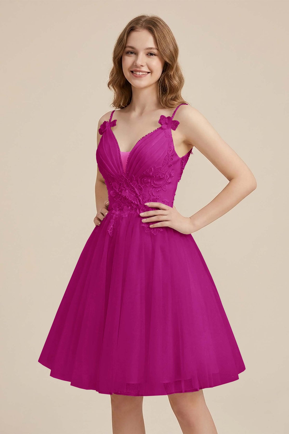 White Sweetheart V-Neck Floral Lace Appliques Tulle Homecoming Dresses