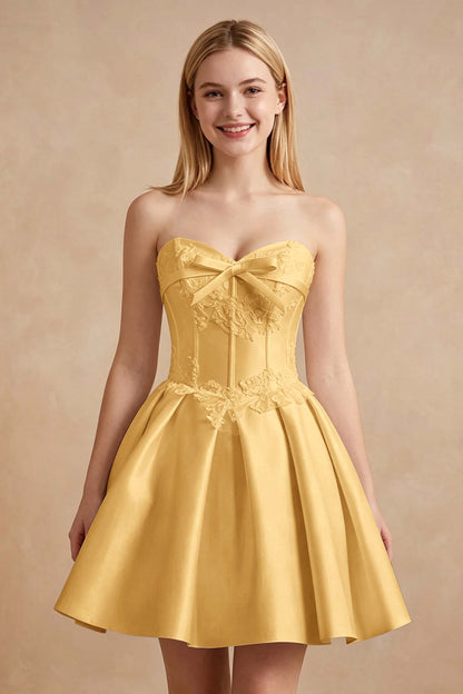 White Strapless Satin Corset Short Homecoming Dresses with Bow