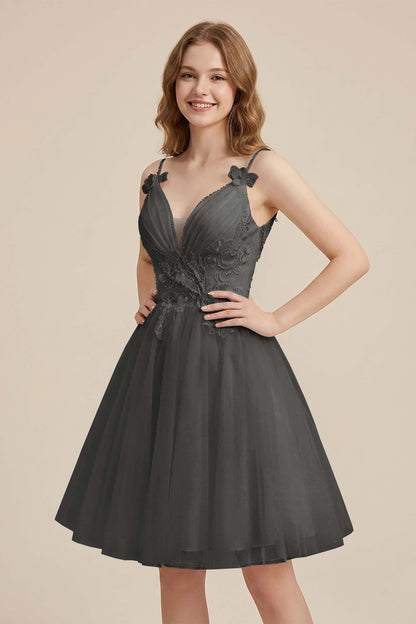 White Sweetheart V-Neck Floral Lace Appliques Tulle Homecoming Dresses