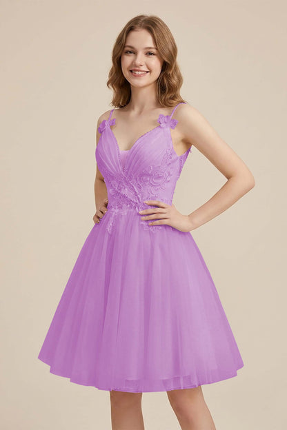 White Sweetheart V-Neck Floral Lace Appliques Tulle Homecoming Dresses