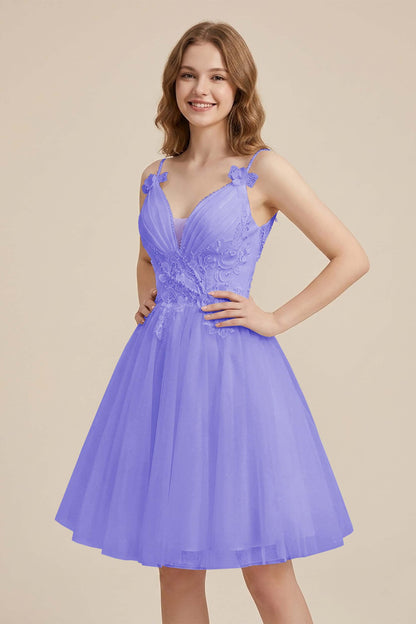 White Sweetheart V-Neck Floral Lace Appliques Tulle Homecoming Dresses