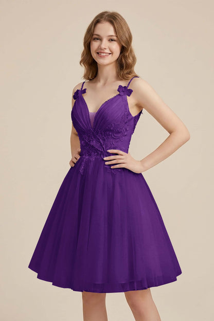 White Sweetheart V-Neck Floral Lace Appliques Tulle Homecoming Dresses