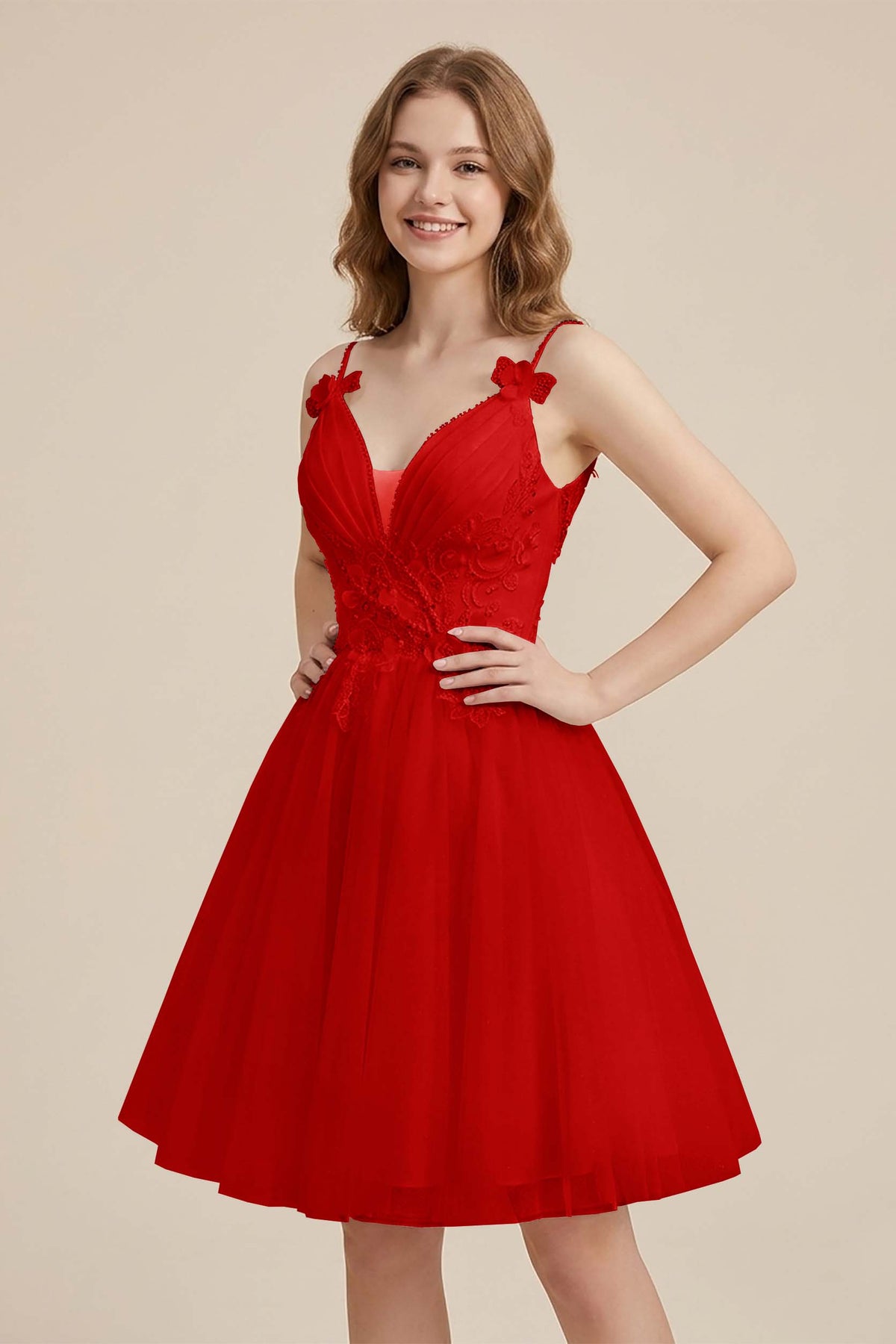 White Sweetheart V-Neck Floral Lace Appliques Tulle Homecoming Dresses