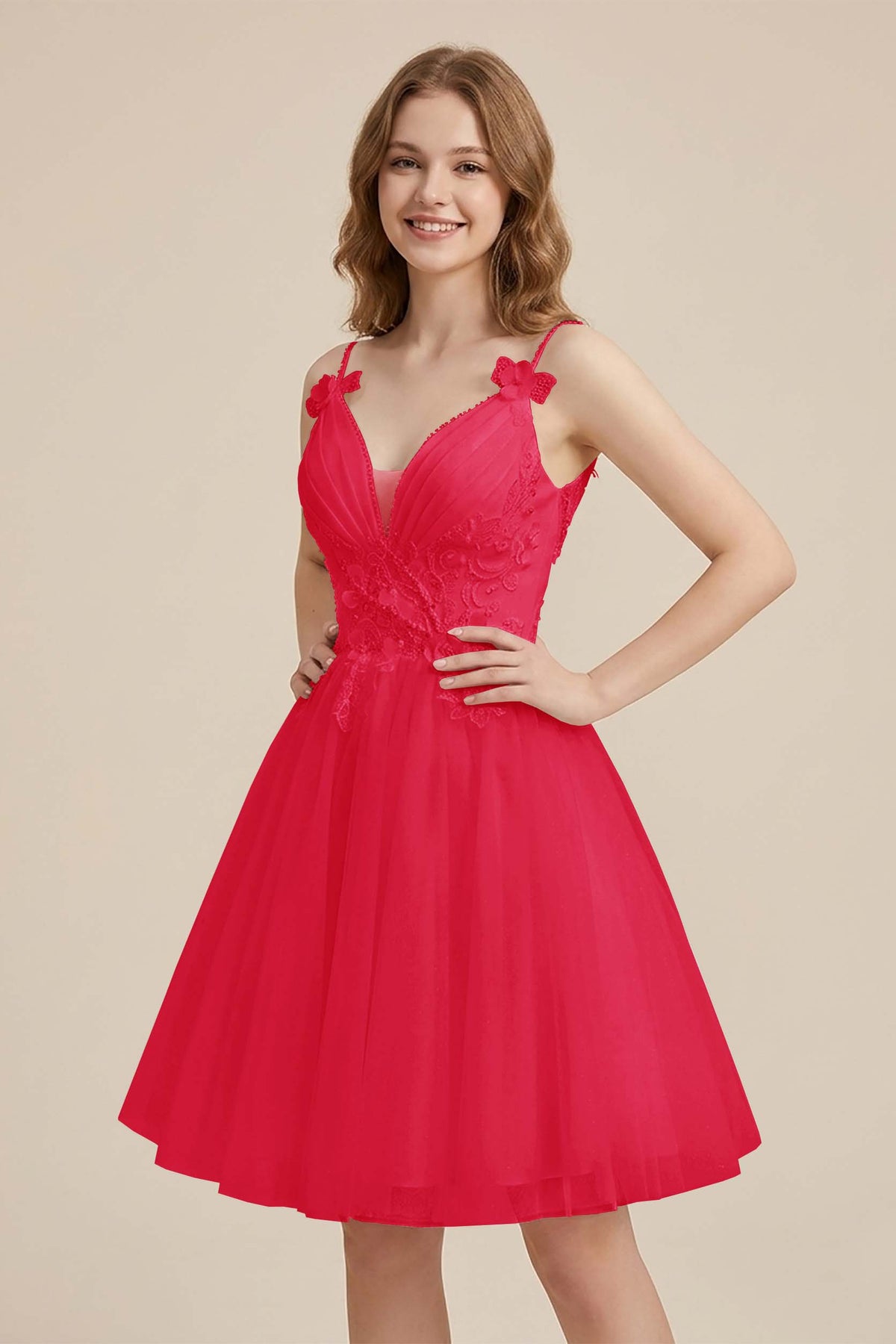 White Sweetheart V-Neck Floral Lace Appliques Tulle Homecoming Dresses