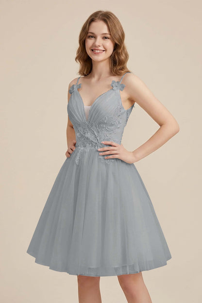 White Sweetheart V-Neck Floral Lace Appliques Tulle Homecoming Dresses
