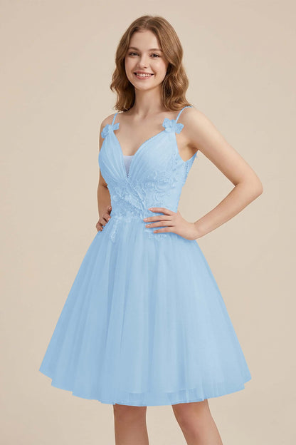 White Sweetheart V-Neck Floral Lace Appliques Tulle Homecoming Dresses