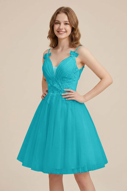 White Sweetheart V-Neck Floral Lace Appliques Tulle Homecoming Dresses