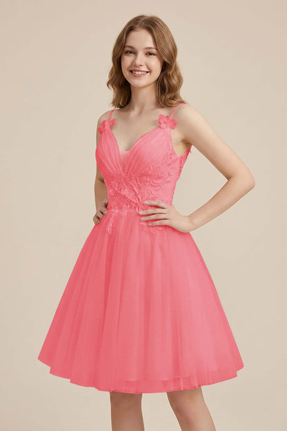 White Sweetheart V-Neck Floral Lace Appliques Tulle Homecoming Dresses