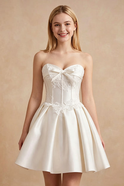White Strapless Satin Corset Short Homecoming Dresses with Bow