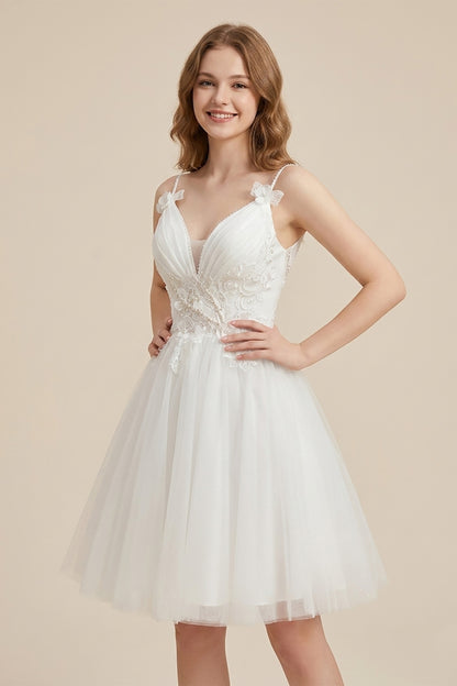 White Sweetheart V-Neck Floral Lace Appliques Tulle Homecoming Dresses