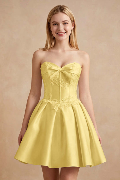 White Strapless Satin Corset Short Homecoming Dresses with Bow